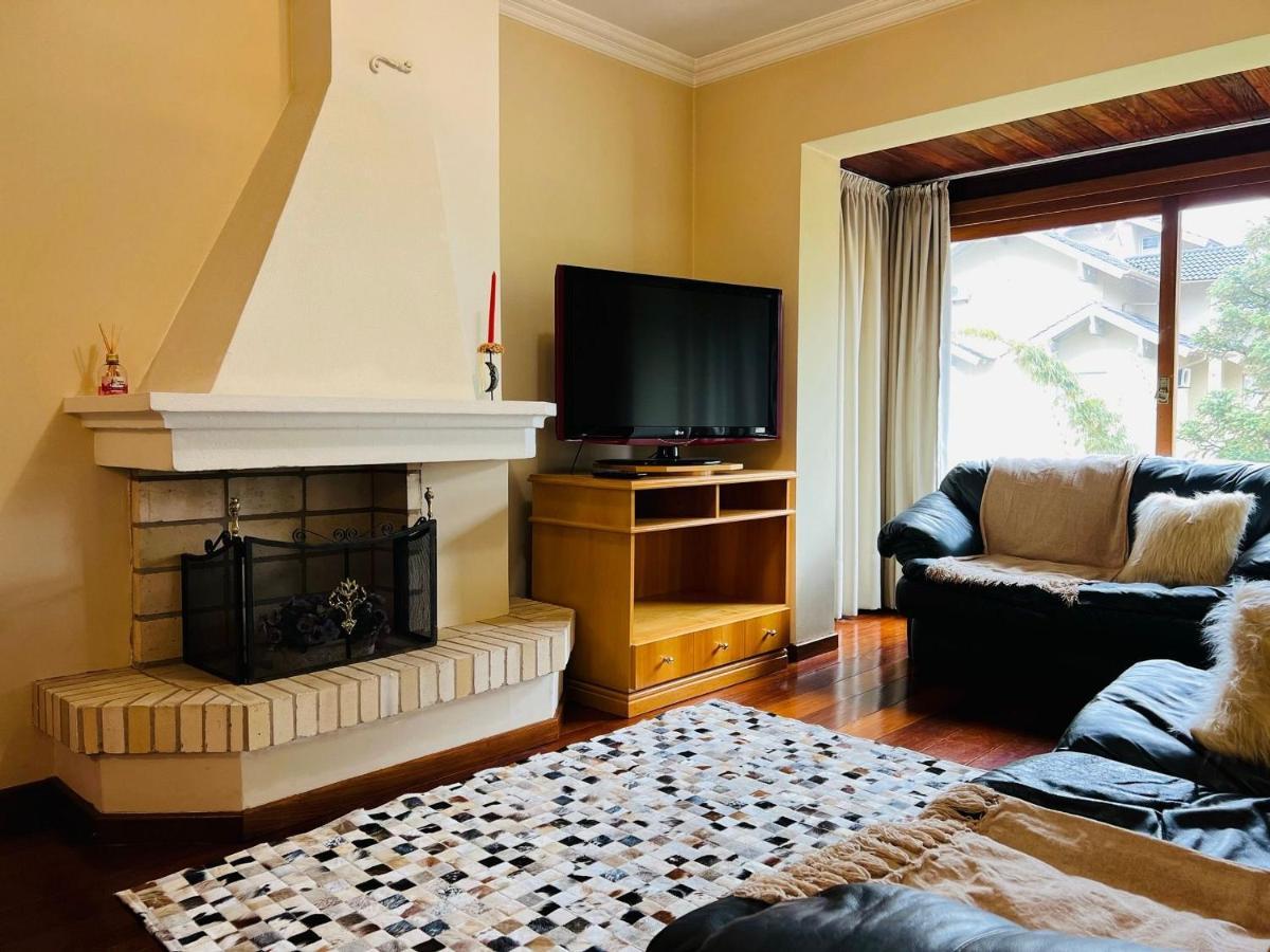 Mrg- Colonial 2D - 200 Mts Da Rua Torta Apartment Gramado Ngoại thất bức ảnh